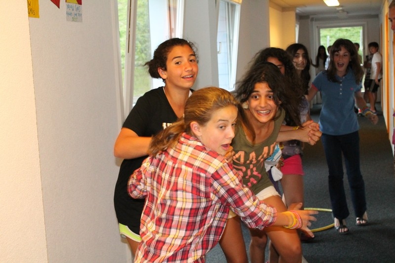 Village Camps International Summer Camp Leysin, Switzerland 2025-08-09 https://www.villagecamps.com/journals_admin/images/698-34-yellowevening (65).jpg